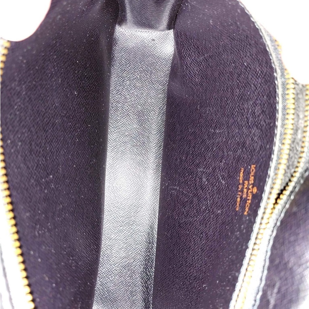 Louis Vuitton Black Epi Leather Shoulder Bag - Picture 12 of 15